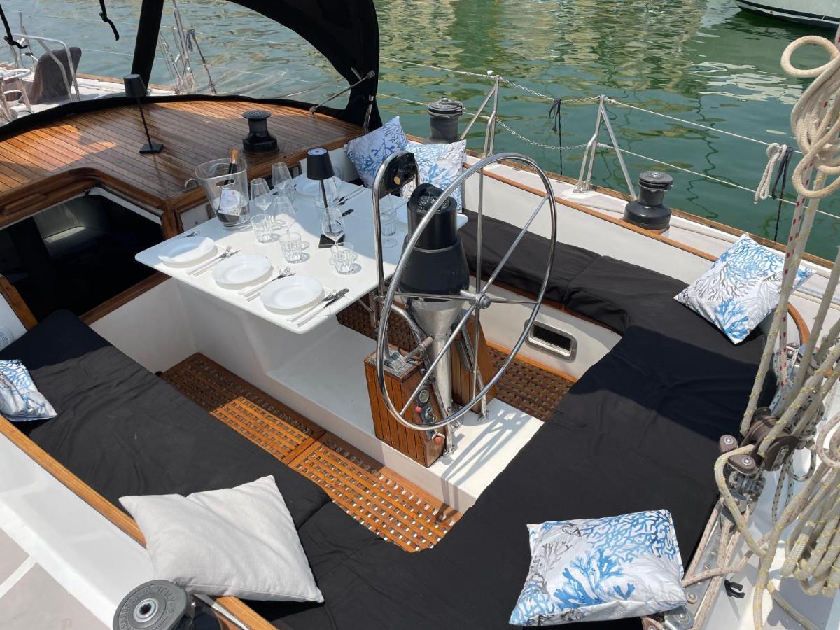 Sailboat B&B On Board Catania Bagian luar foto