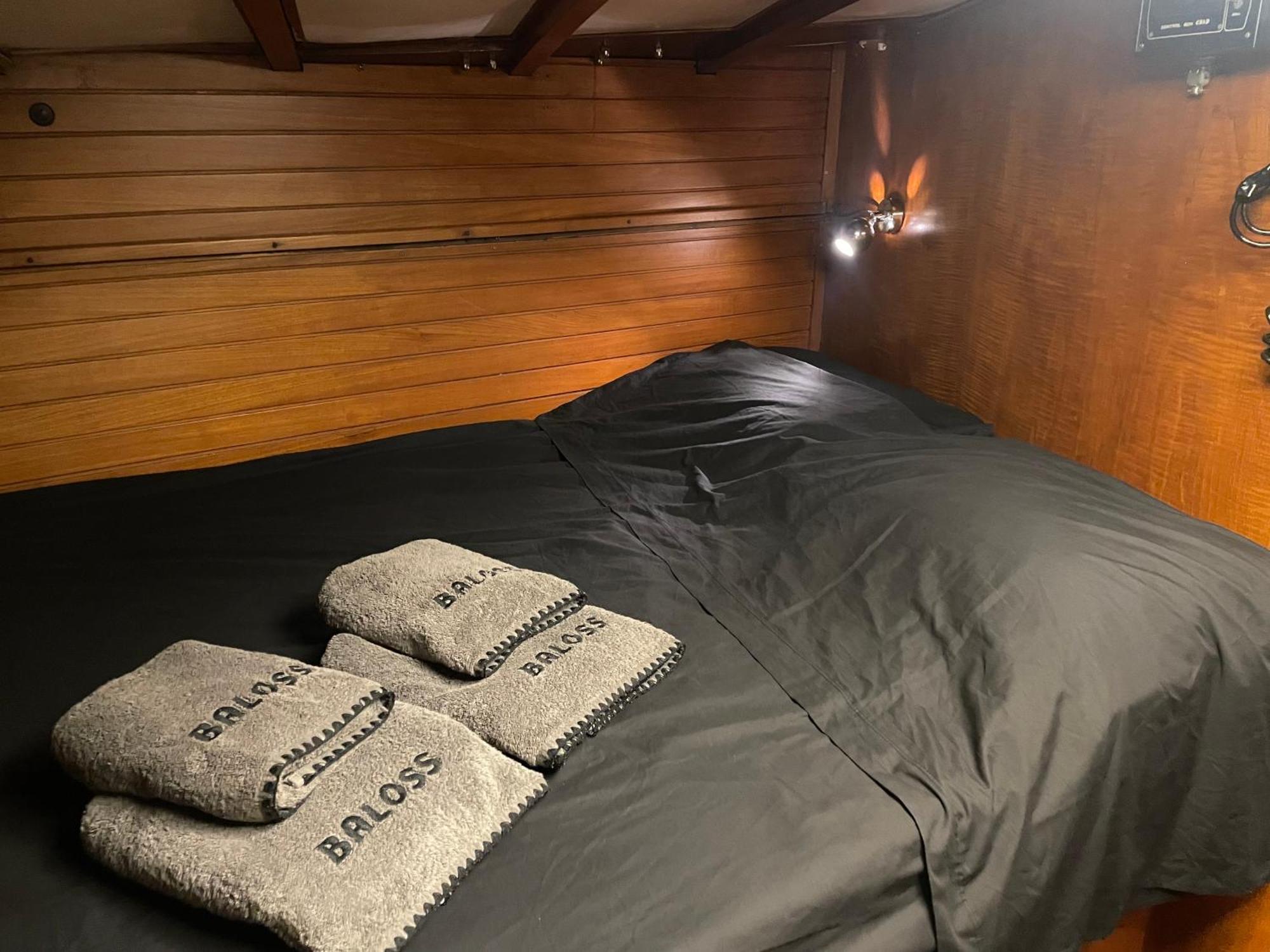 Sailboat B&B On Board Catania Bagian luar foto